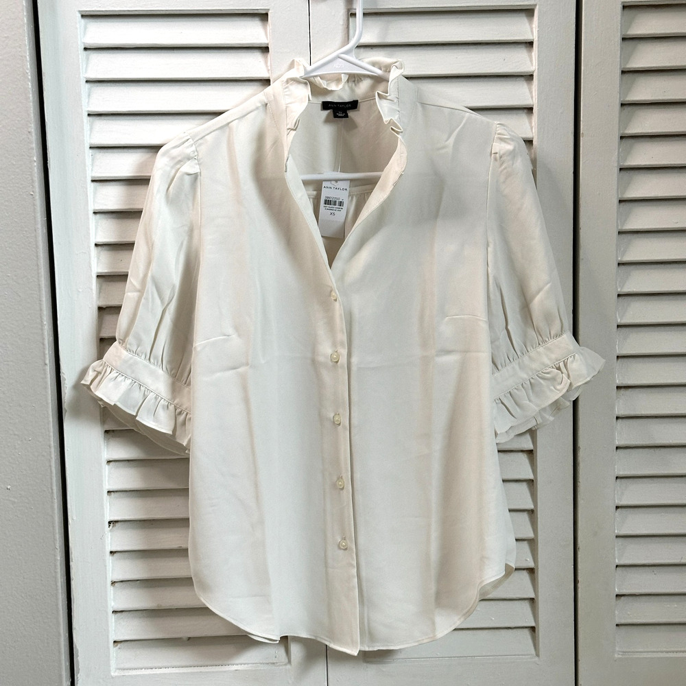 NWT Ann Taylor Cream Ruffle Sleeve & Collar Blouse XS Romantic Coquette